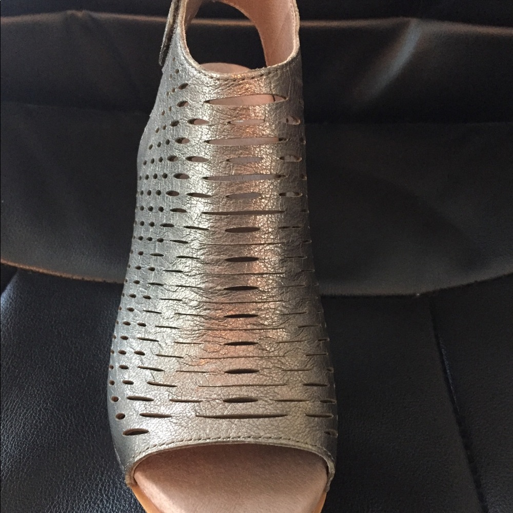 Women’s Sandals - Leather Dansko